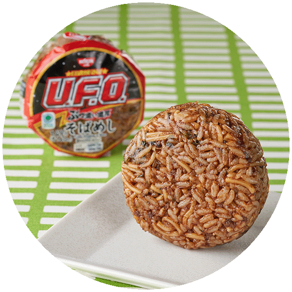 ファミマおにぎり×どん兵衛＆UFO焼きそばコラボ！東と西だし違い